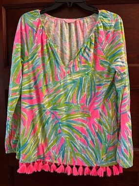 Lilly Pulitzer  Palm-Print Top in Pink,  Missing a gold thread from tassel